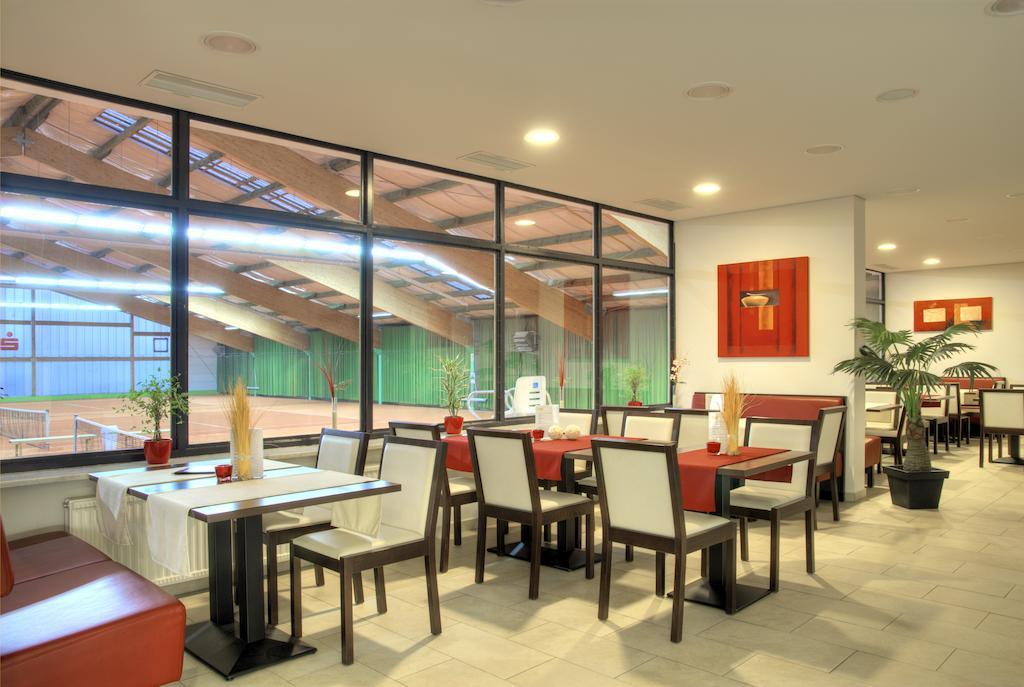 Matchpoint Hotel Алтдорф бай Нюрнберг Екстериор снимка