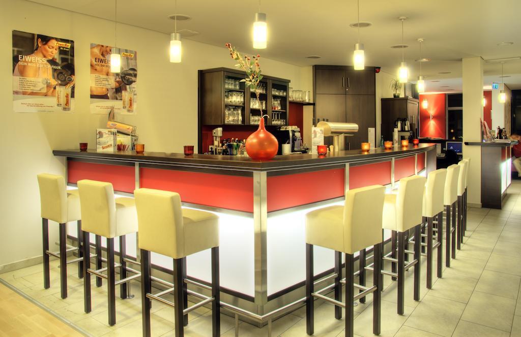 Matchpoint Hotel Алтдорф бай Нюрнберг Екстериор снимка